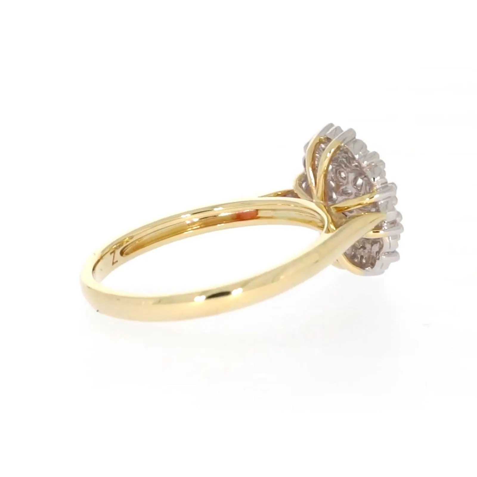 9ct Two Tone Gold Round Brilliant Cut 0.10 CARAT tw of Diamonds Ring